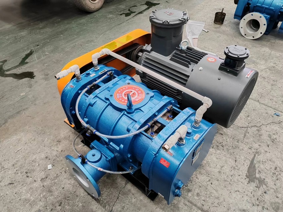 低噪音、雙油箱羅茨風(fēng)機(jī)